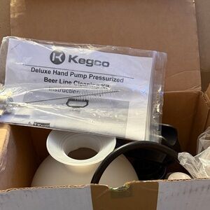 White Deluxe Hand Pump Pressurized Beer Line Cleaning Kit